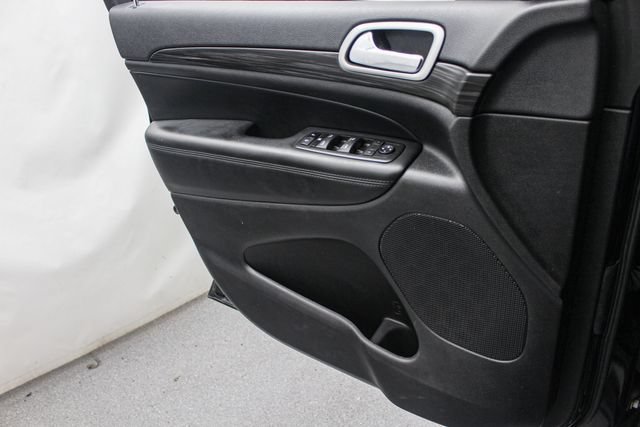 Used 2022 Jeep Grand Cherokee Laredo X AWD/4WD image 16