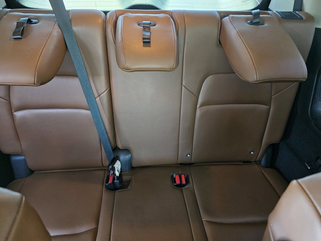 Used 2022 Nissan Pathfinder Platinum w/ Cargo Package FWD image 17