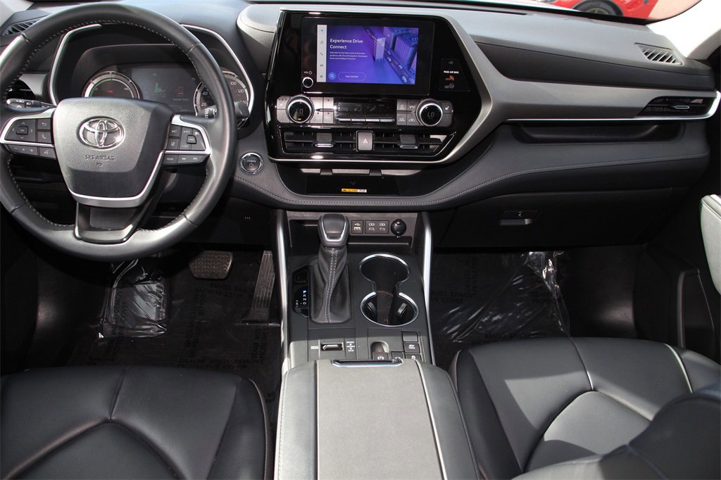 Used 2023 Toyota Highlander XLE image 19