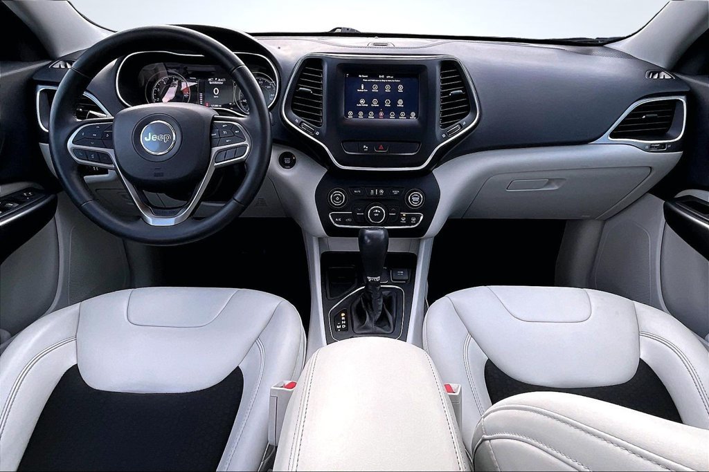 Used 2020 Jeep Cherokee Latitude Plus FWD image 9