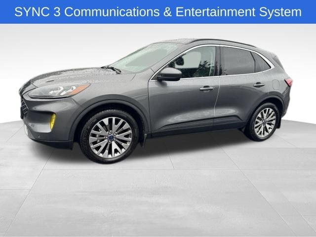 Certified 2022 Ford Escape Titanium w/ Class II Trailer Tow Package AWD/4WD image 8