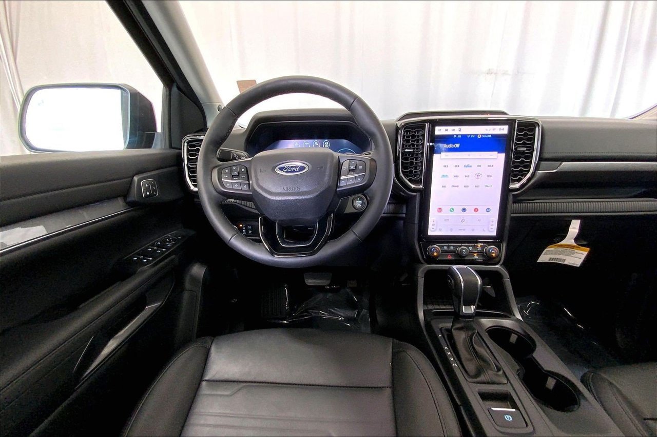 Certified 2025 Ford Ranger Lariat w/ FX4 Off-Road Package AWD/4WD image 4