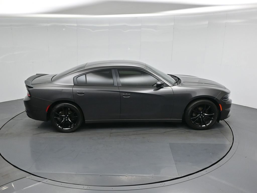 Used 2017 Dodge Charger SE w/ Blacktop Package RWD image 38