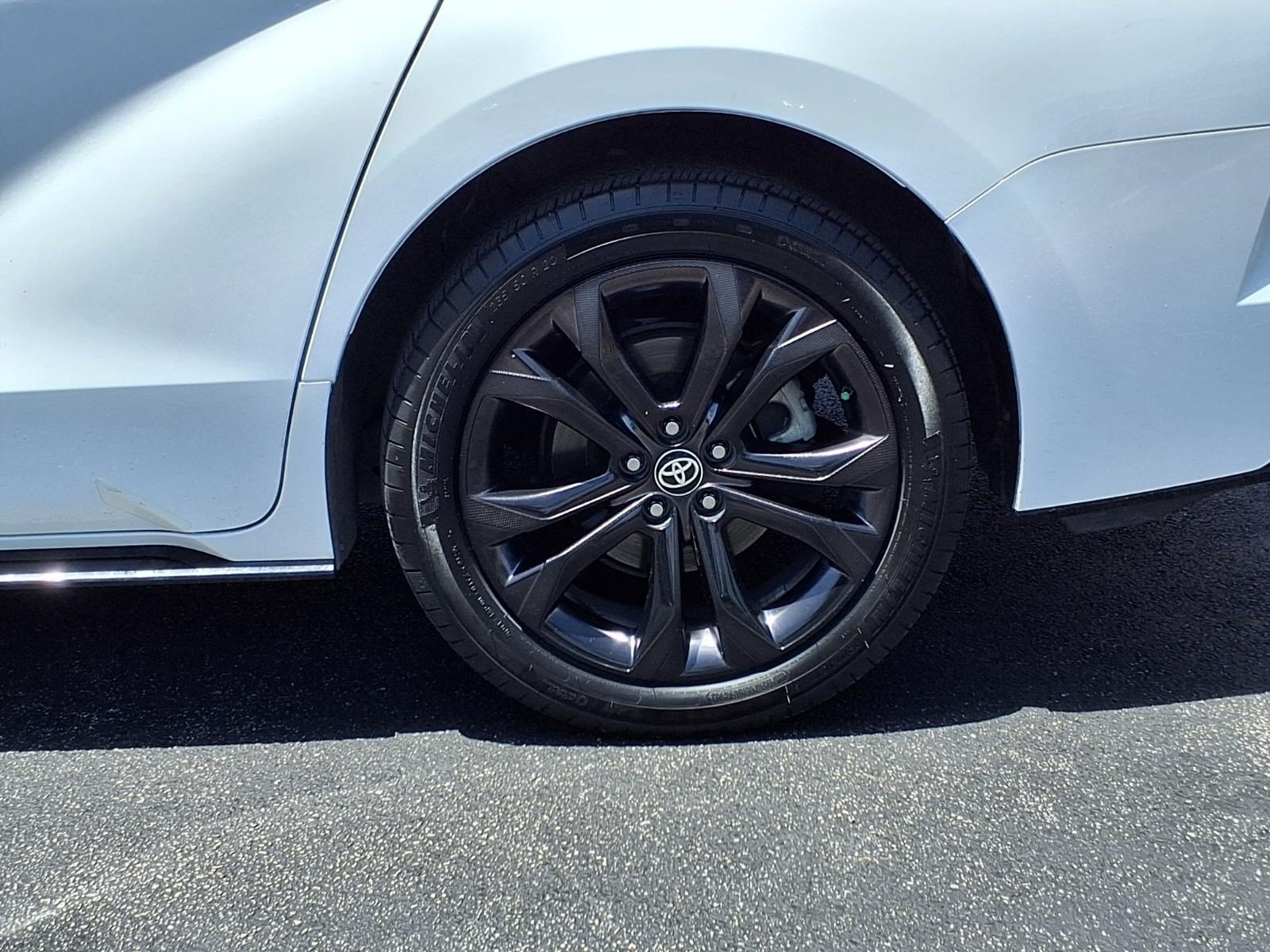 Used 2023 Toyota Sienna XSE FWD image 10
