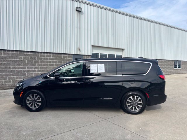 Used 2024 Chrysler Pacifica Limited FWD image 9