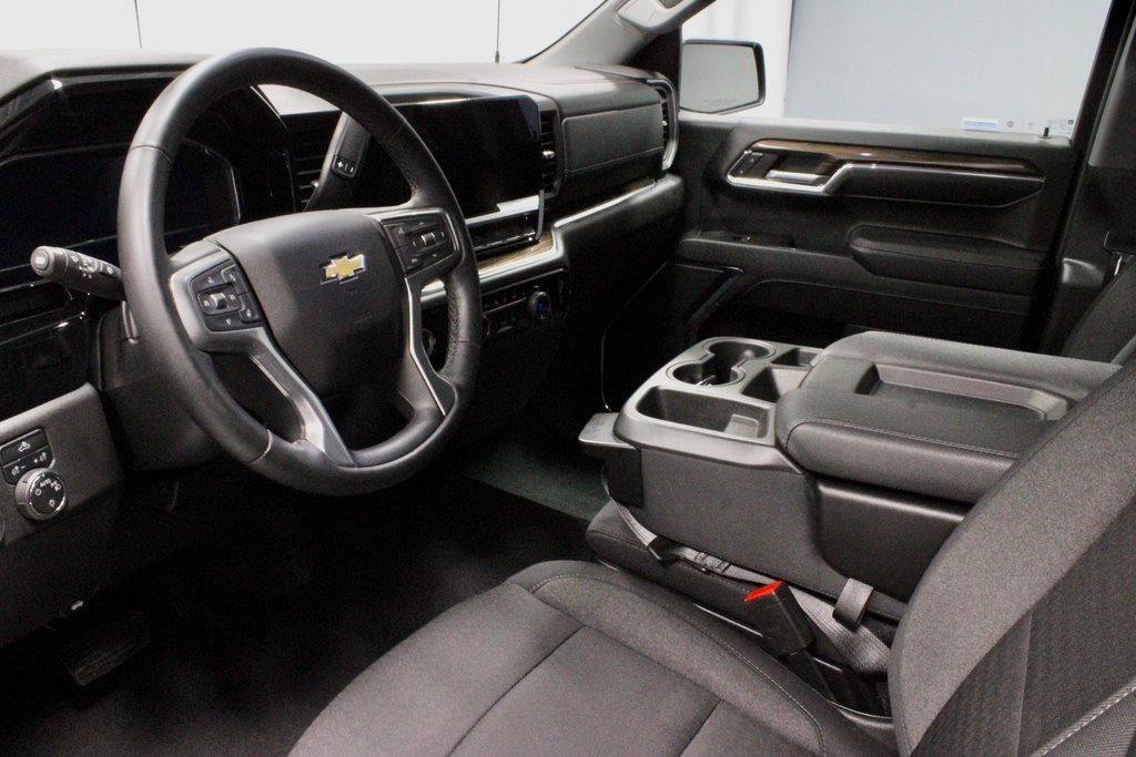 Used 2024 Chevrolet Silverado 1500 LT image 23