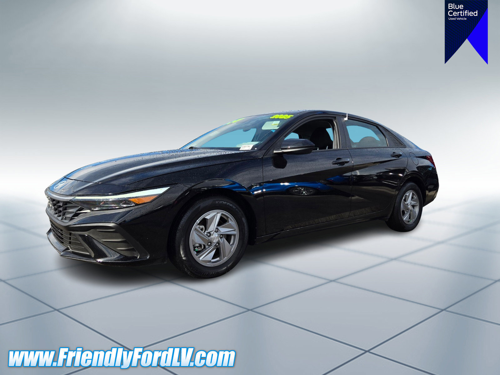 Used 2025 Hyundai Elantra SE image 1