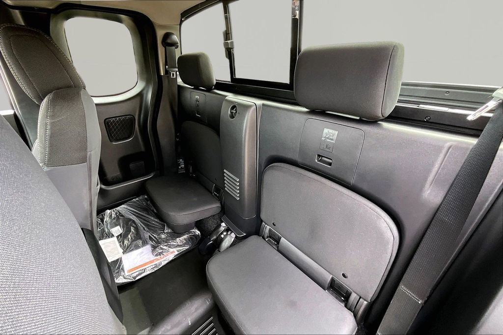 Used 2025 Nissan Frontier SV RWD image 27