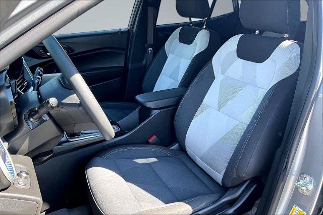 Used 2024 Chevrolet Trax LS w/ LS Convenience Package FWD image 25