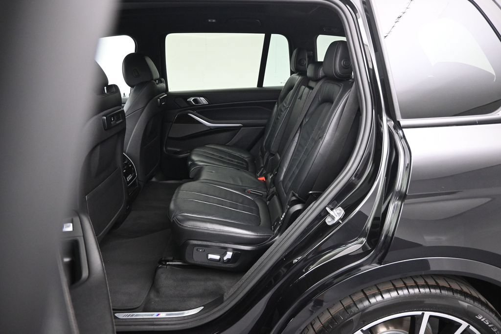 Used 2020 BMW X7 xDrive40i w/ M Sport Package AWD/4WD image 12