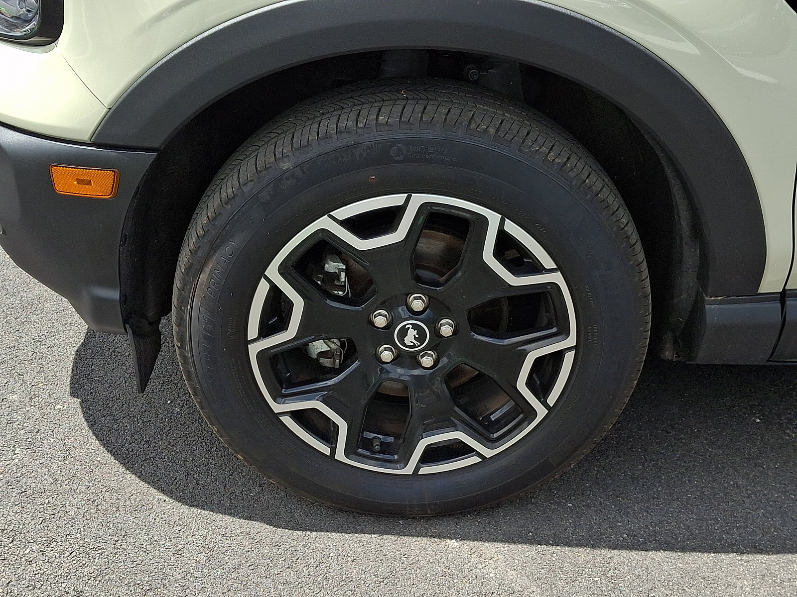 Certified 2025 Ford Bronco Sport Outer Banks w/ Outer Banks Tech Package+ AWD/4WD image 9