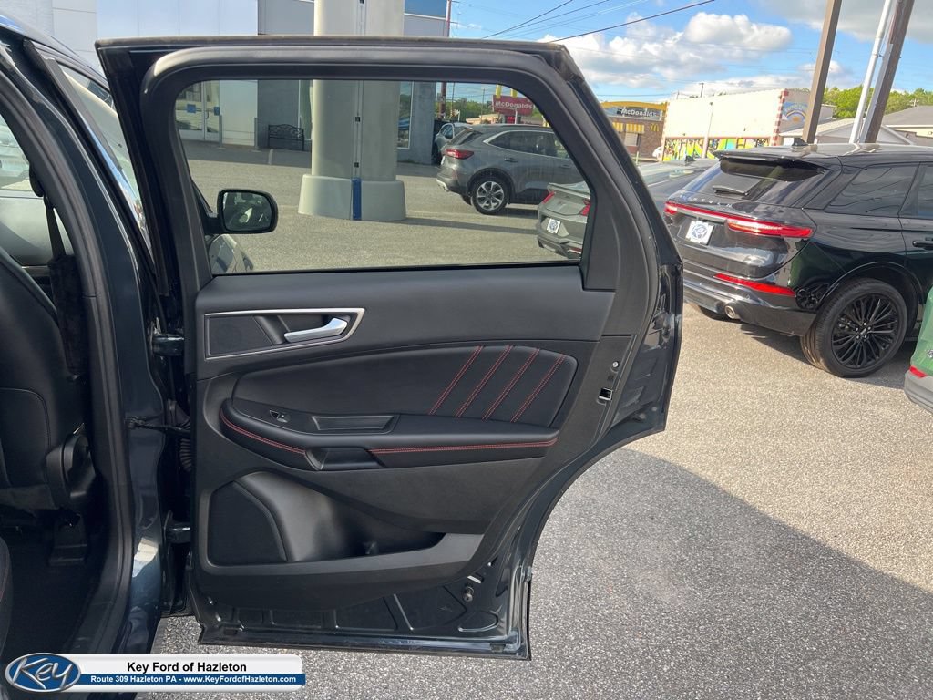 Certified 2022 Ford Edge ST-Line w/ Class II Trailer Tow Package AWD/4WD image 26