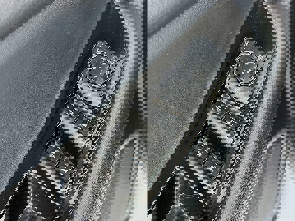 Certified 2020 Ford Edge SEL w/ Cold Weather Package image 29