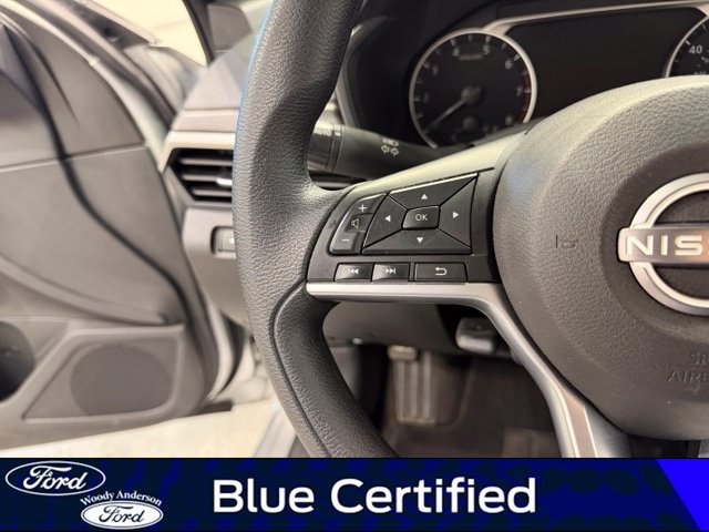 Used 2025 Nissan Altima 2.5 SV FWD image 11