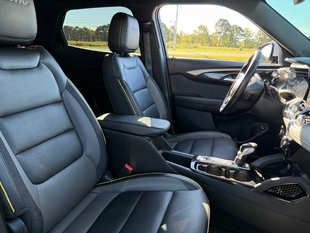 Used 2025 Chevrolet TrailBlazer ACTIV w/ Convenience Package FWD image 17