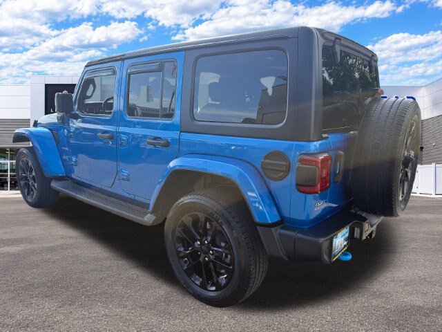 Used 2022 Jeep Wrangler Unlimited Sahara w/ Safety Group AWD/4WD image 9