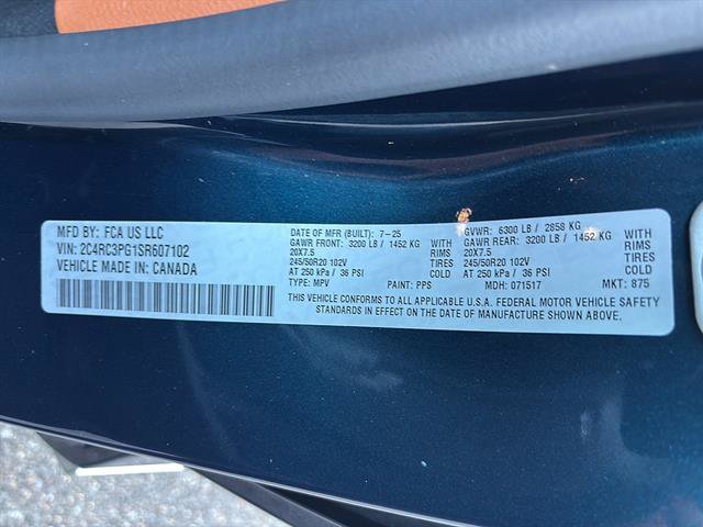 Used 2025 Chrysler Pacifica Pinnacle AWD/4WD image 20