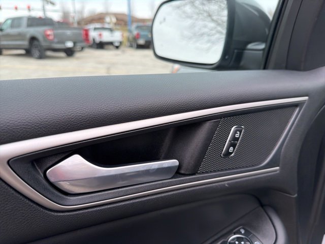 Certified 2023 Ford Edge SEL w/ Convenience Package image 18