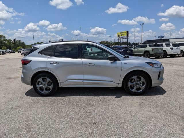 Certified 2023 Ford Escape ST-Line w/ Tech Pack #1 FWD image 3