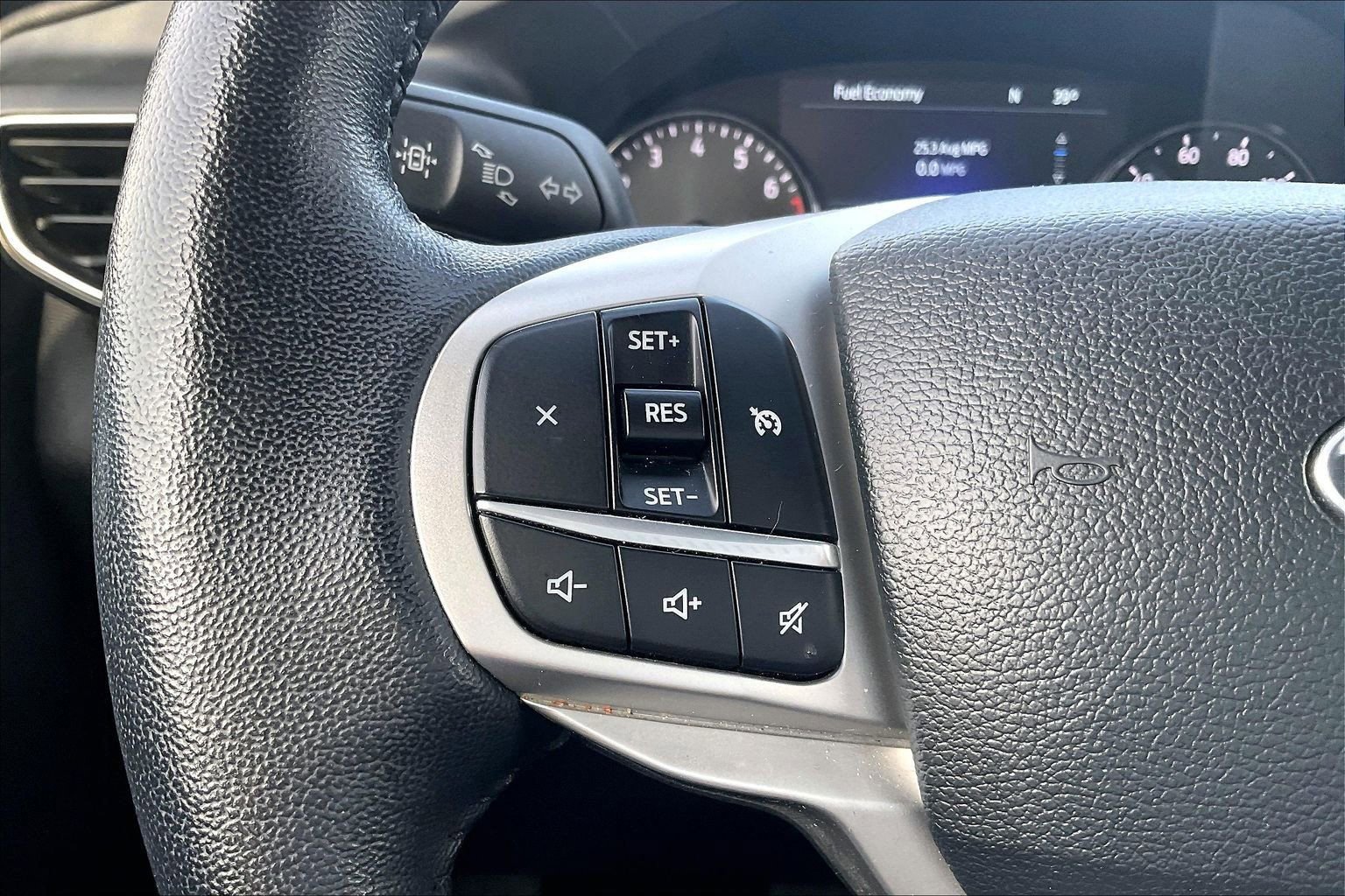 Certified 2022 Ford Explorer XLT w/ Equipment Group 202A image 20