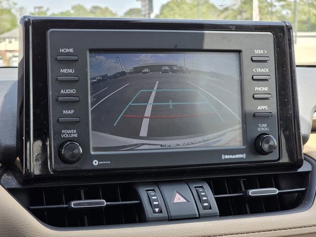 Used 2021 Toyota RAV4 XLE Premium image 10