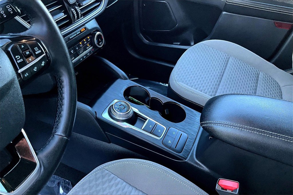 Certified 2022 Ford Escape SE w/ Convenience Package image 16