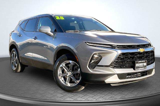Used 2025 Chevrolet Blazer LT FWD image 12