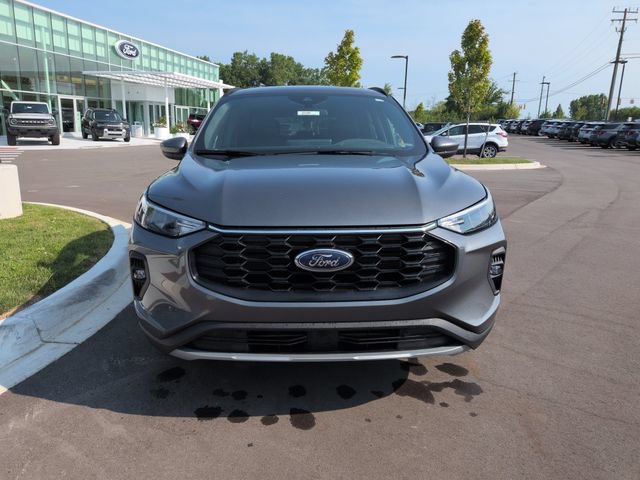Certified 2025 Ford Escape ST-Line Select w/ Tech Pack #1 AWD/4WD image 8