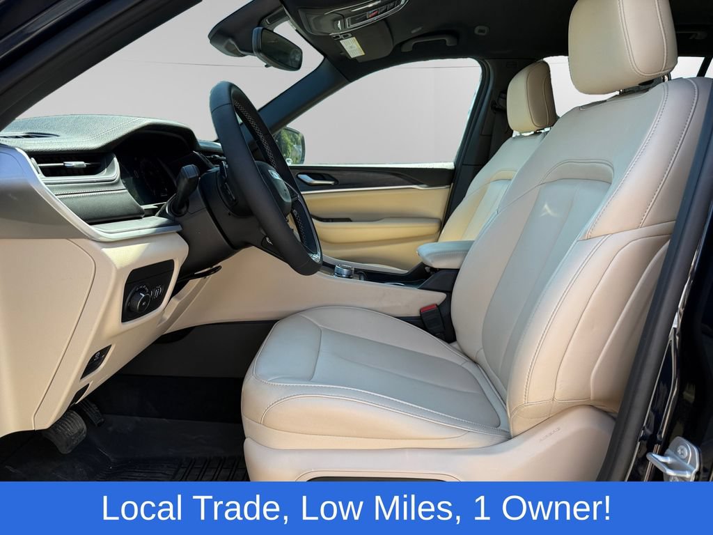 Used 2024 Jeep Grand Cherokee L Limited w/ Black Appearance Package RWD image 9