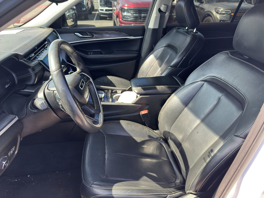 Used 2021 Jeep Grand Cherokee L Limited AWD/4WD image 12