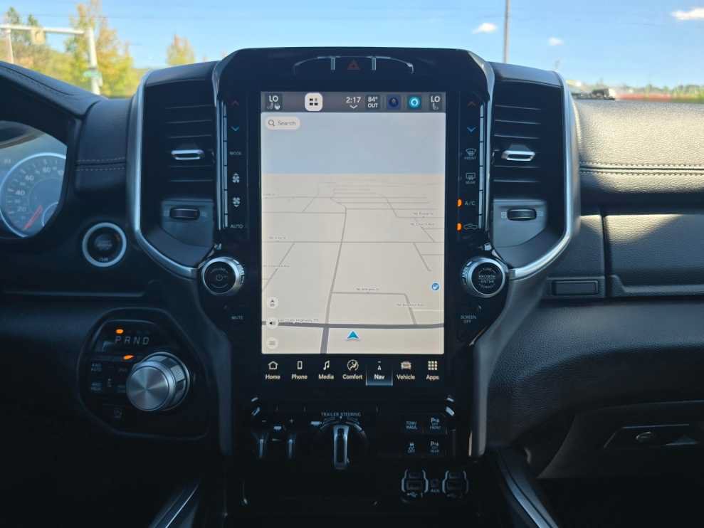 Used 2023 RAM 1500 Laramie AWD/4WD image 12