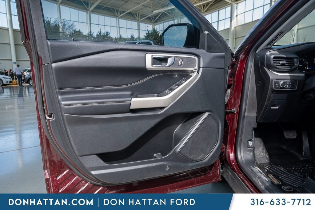 Certified 2022 Ford Explorer XLT w/ Class IV Trailer Tow Package AWD/4WD image 15