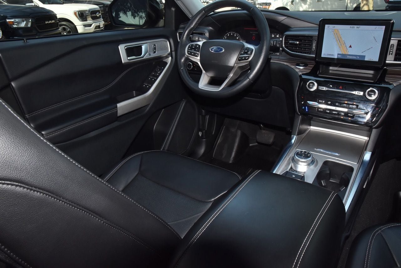 Certified 2023 Ford Explorer Limited AWD/4WD image 16