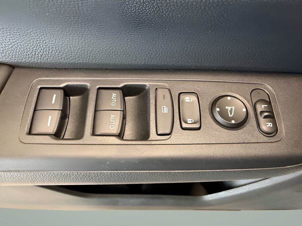 Used 2023 Honda CR-V EX image 15