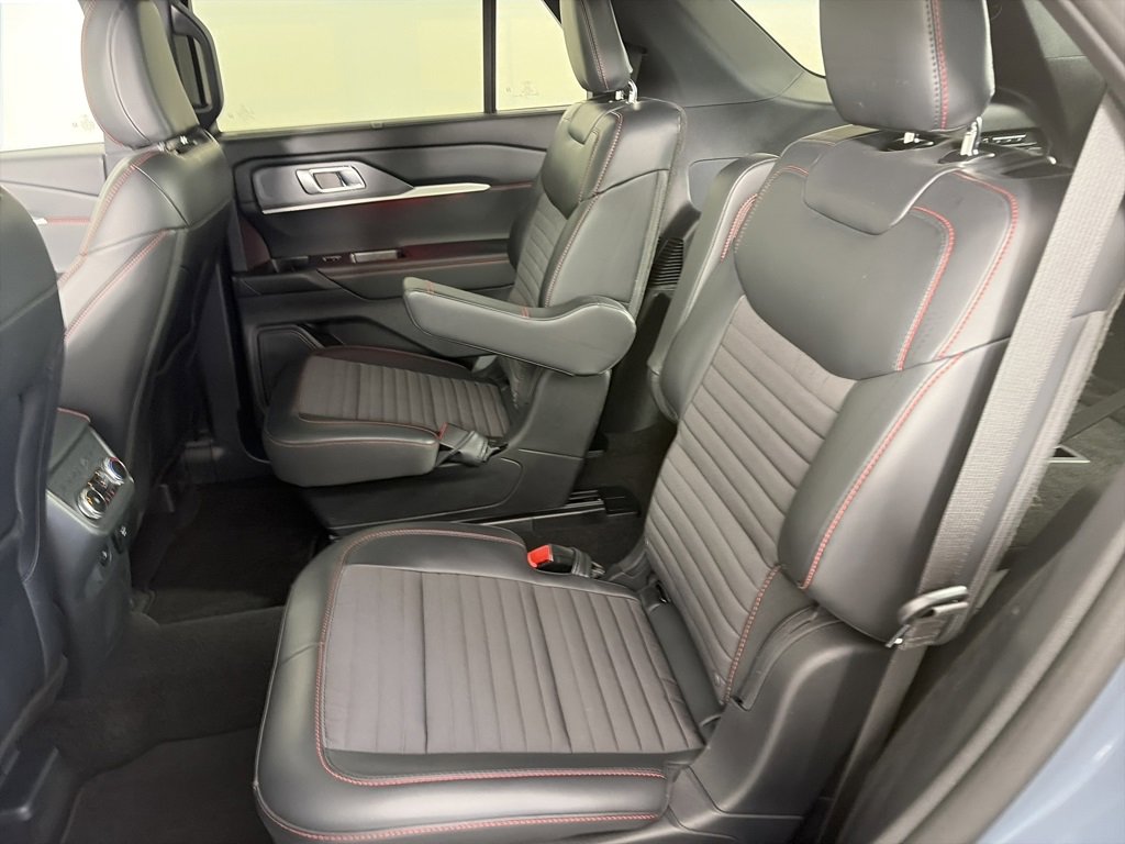 Certified 2025 Ford Explorer ST-Line w/ Premium Package image 13