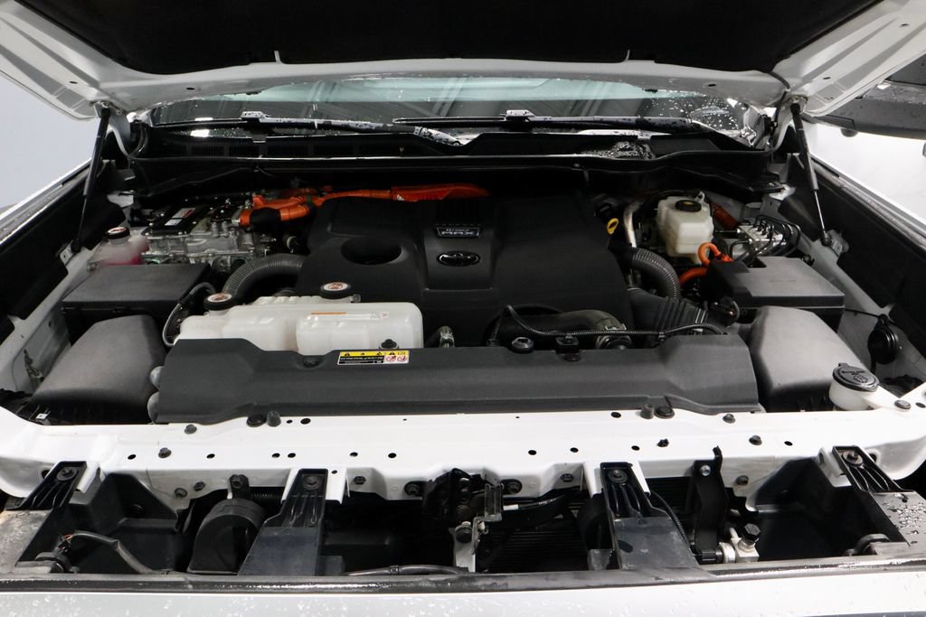 Used 2024 Toyota Tundra Limited AWD/4WD image 17