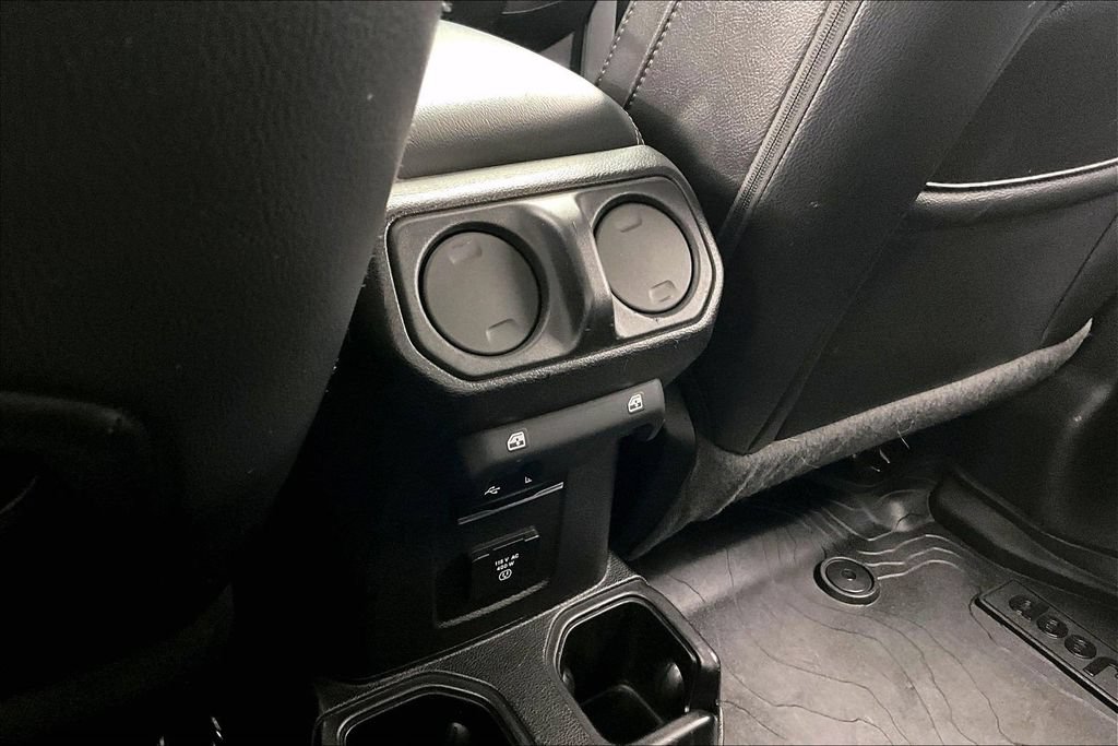 Used 2020 Jeep Gladiator Overland AWD/4WD image 34