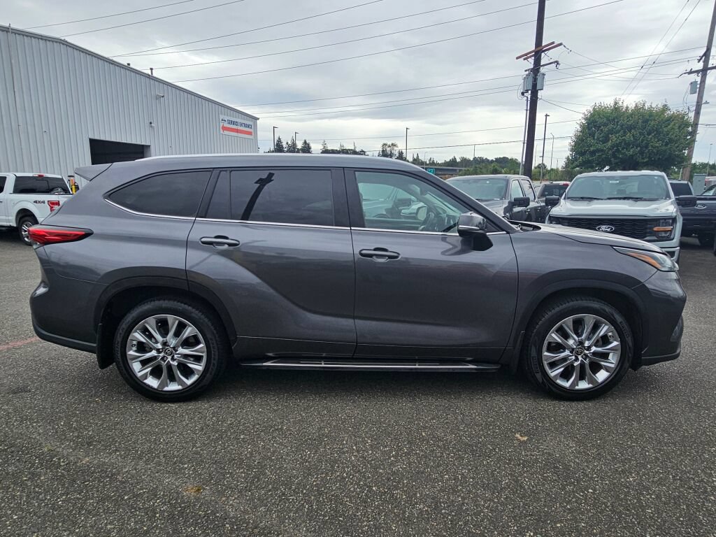 Used 2023 Toyota Highlander Limited AWD/4WD image 7