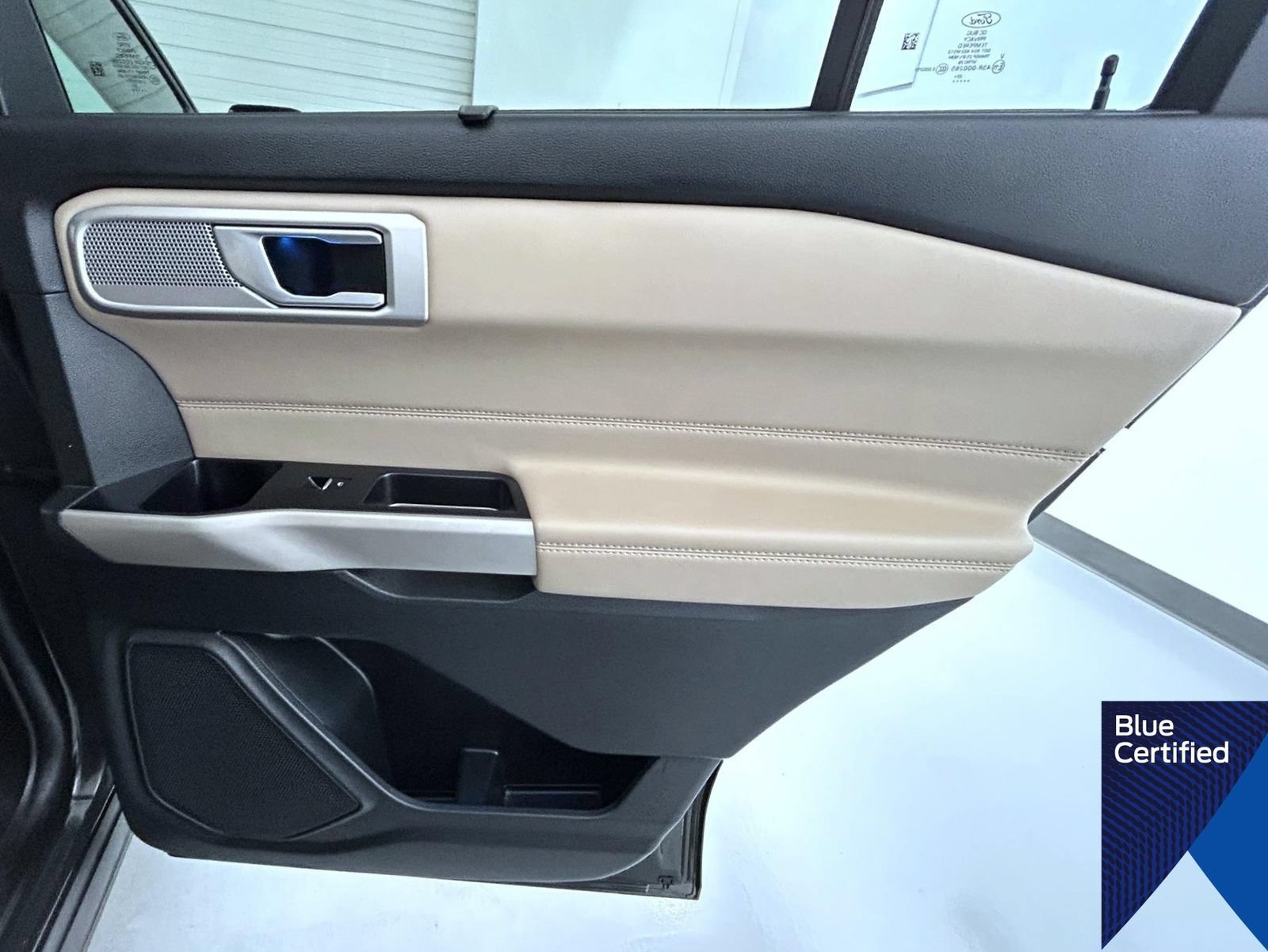 Certified 2023 Ford Explorer Limited AWD/4WD image 17