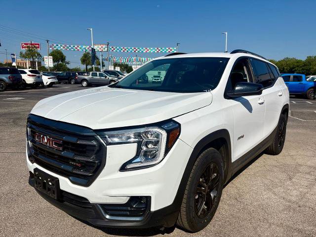 Used 2023 GMC Terrain AT4 AWD/4WD image 9