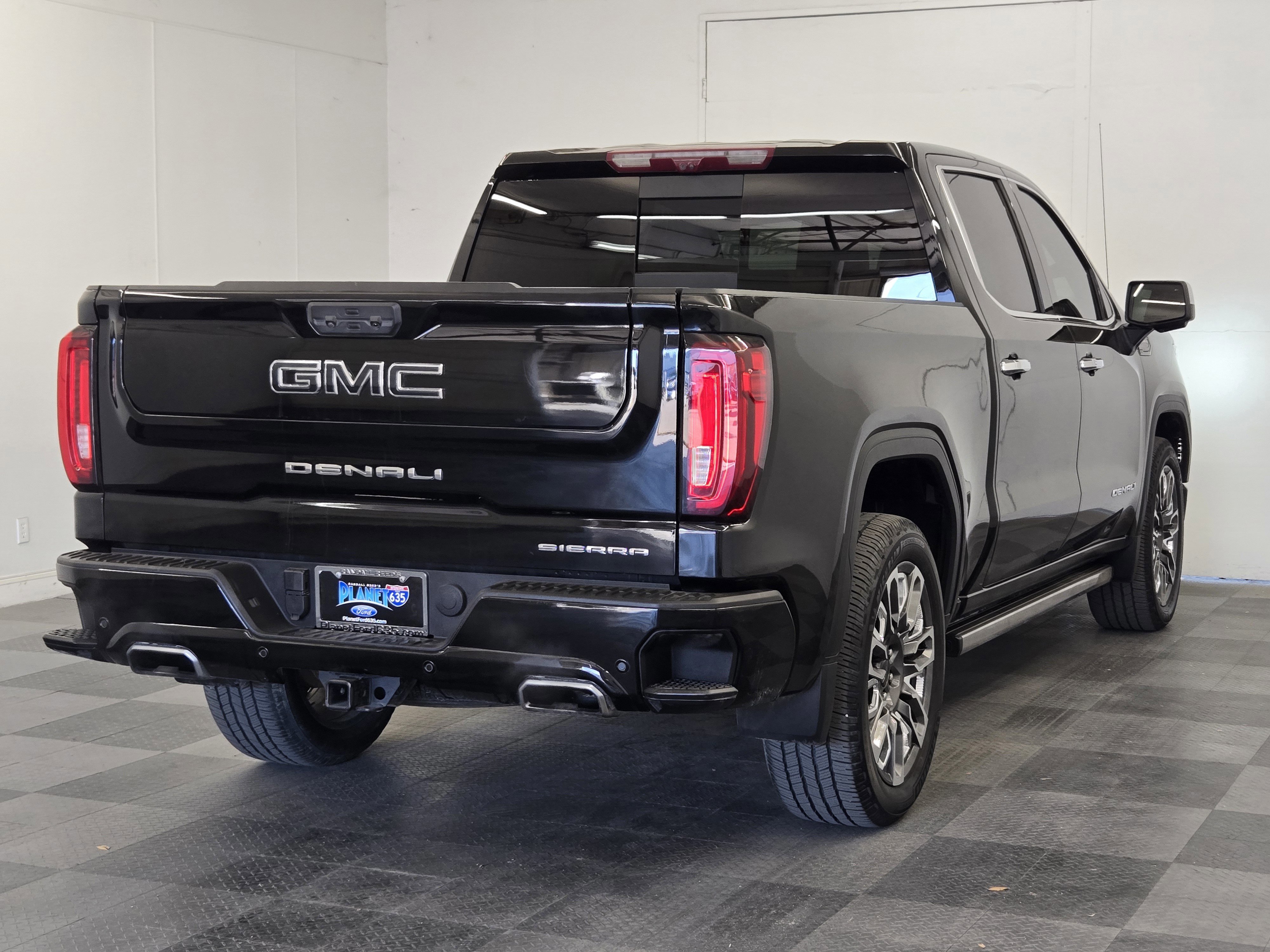 Used 2023 GMC Sierra 1500 Denali Ultimate image 4