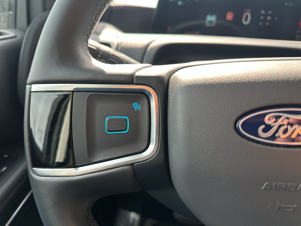 Certified 2025 Ford Expedition Active AWD/4WD image 19