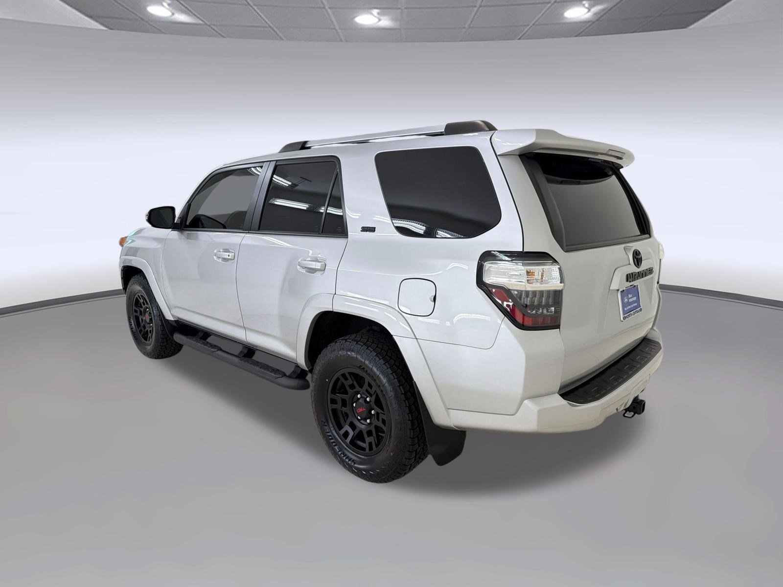 Used 2023 Toyota 4Runner SR5 Premium w/ Moonroof Package RWD image 3