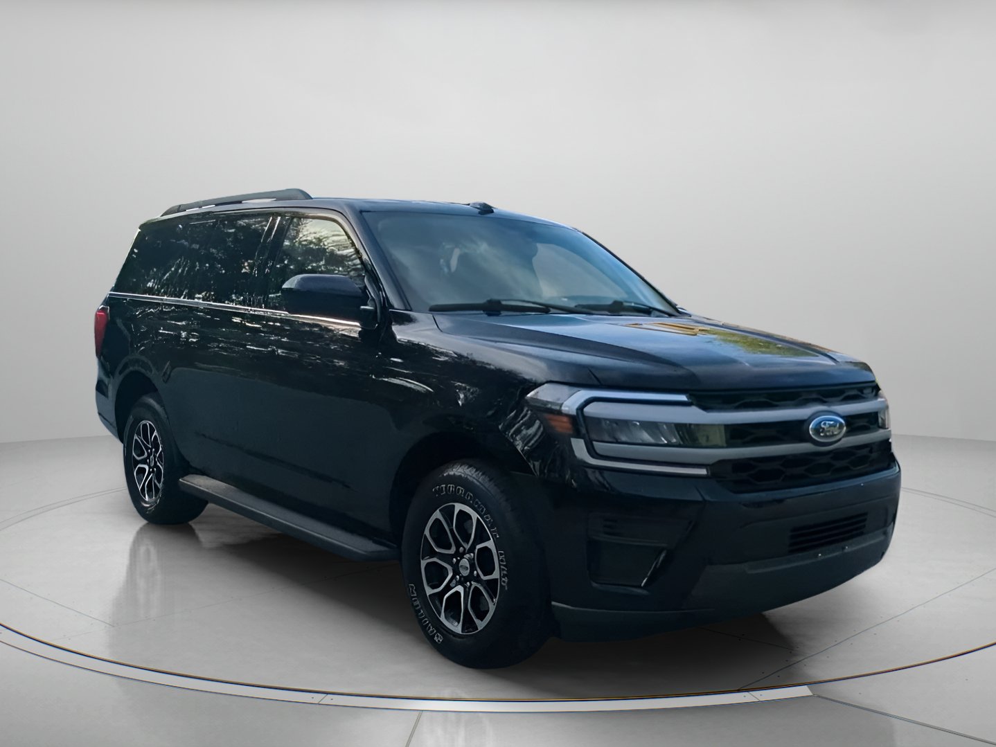 Certified 2024 Ford Expedition XLT RWD image 2