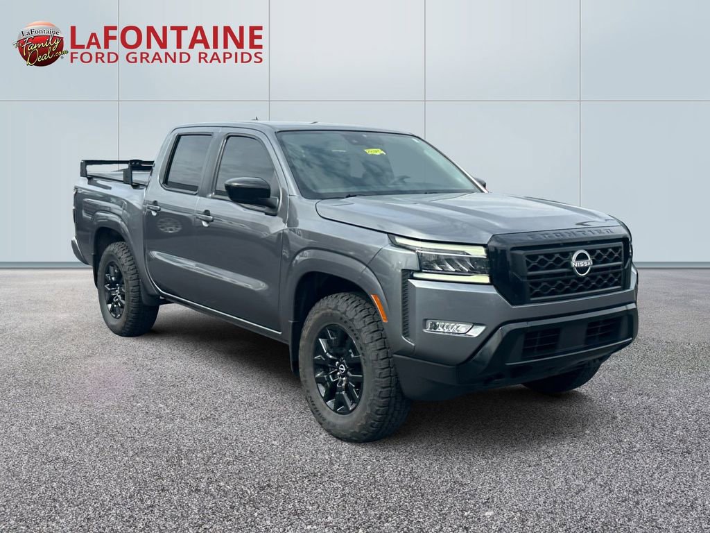 Used 2023 Nissan Frontier SV w/ Midnight Edition Package AWD/4WD image 3