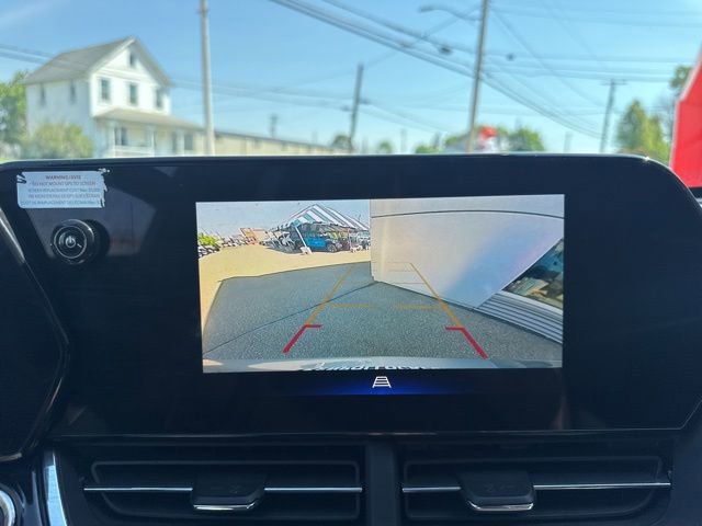 Used 2025 Chevrolet Trax RS w/ Sunroof Package FWD image 22
