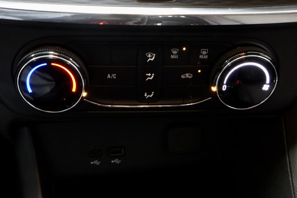 Used 2025 Buick Encore GX Preferred image 34