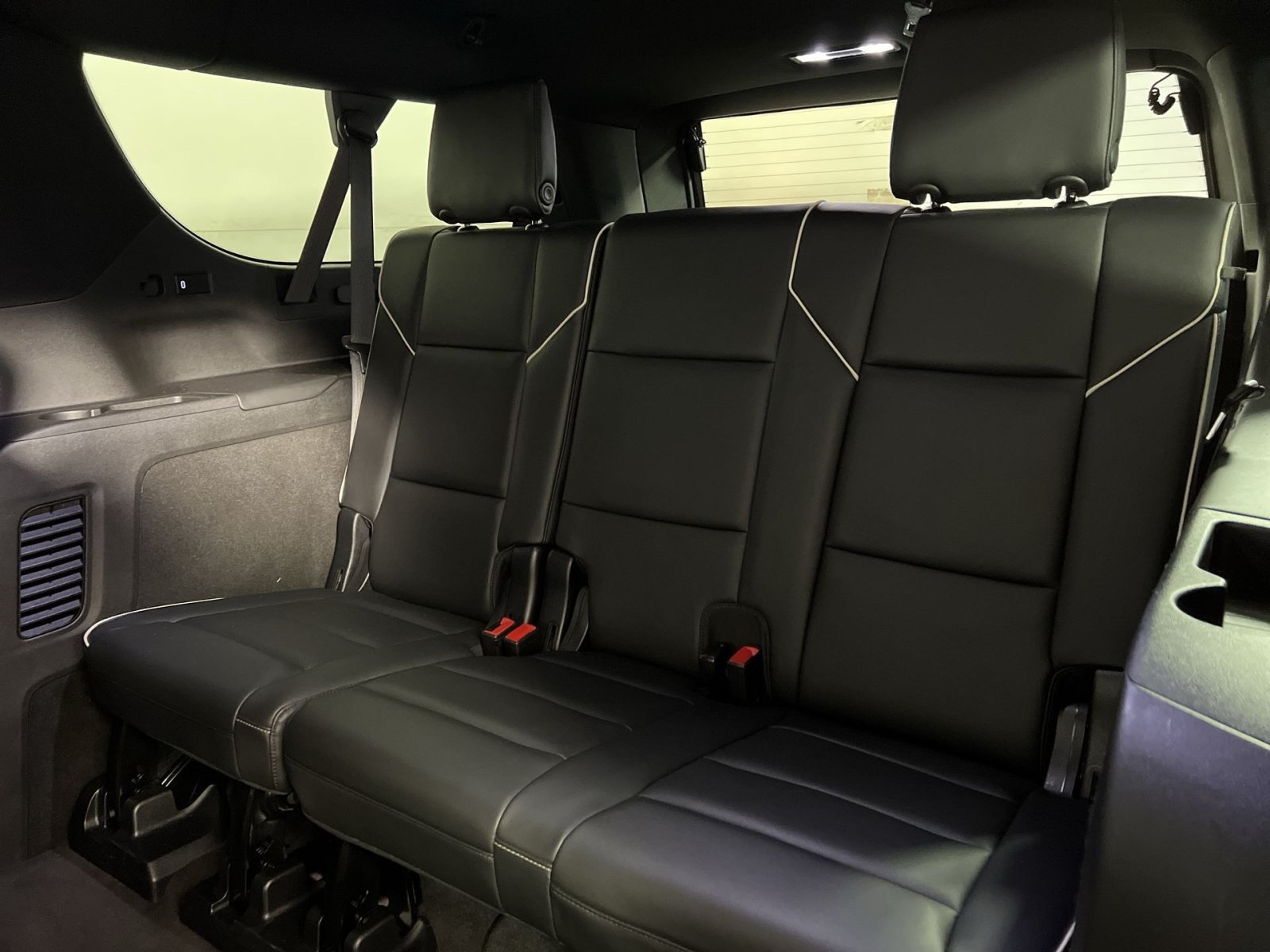 Used 2023 Cadillac Escalade ESV Premium Luxury AWD/4WD image 26