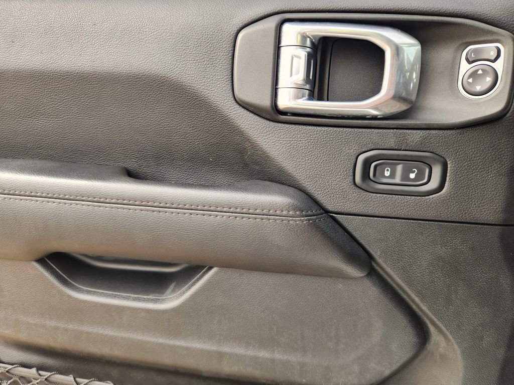 Used 2021 Jeep Wrangler Unlimited Sahara image 23