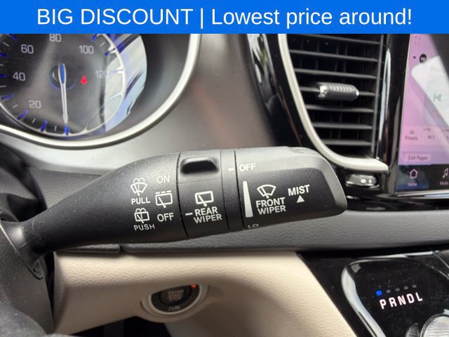Used 2023 Chrysler Pacifica Touring-L FWD image 54